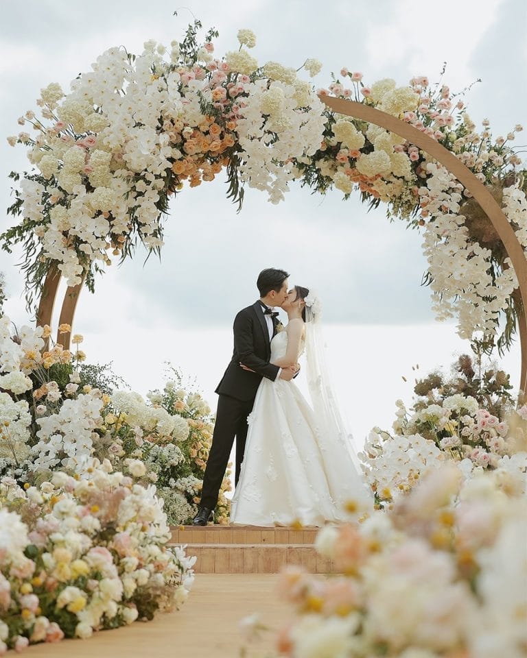 10+ Best Destination Wedding Photographers in the Philippines